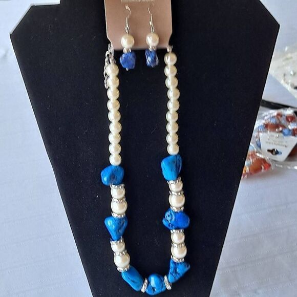 Ladies pearl & stone necklace & earring set nwt - Picture 6 of 6